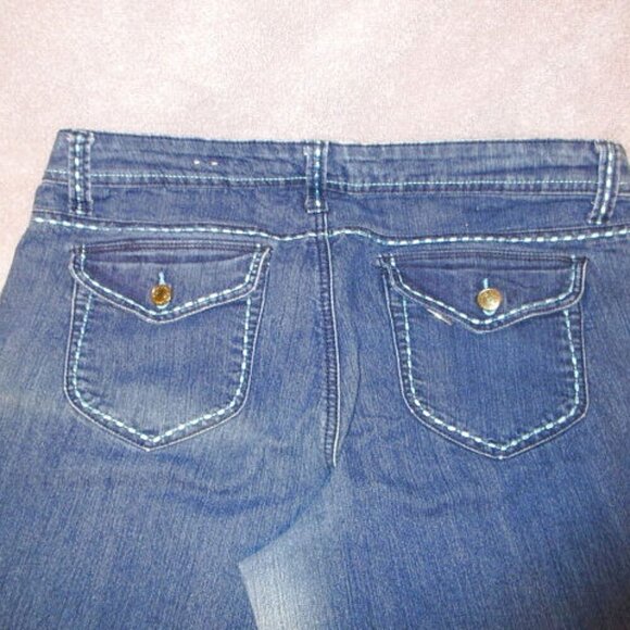 Southpole JEAN Shorts Size 16 LOGO Embroidered BERMUDA Denim STUDS Y2K 90s - Picture 7 of 8